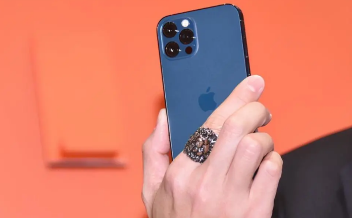 鸡西苹果手机维修分享iPhone12系列重启方法教程 
