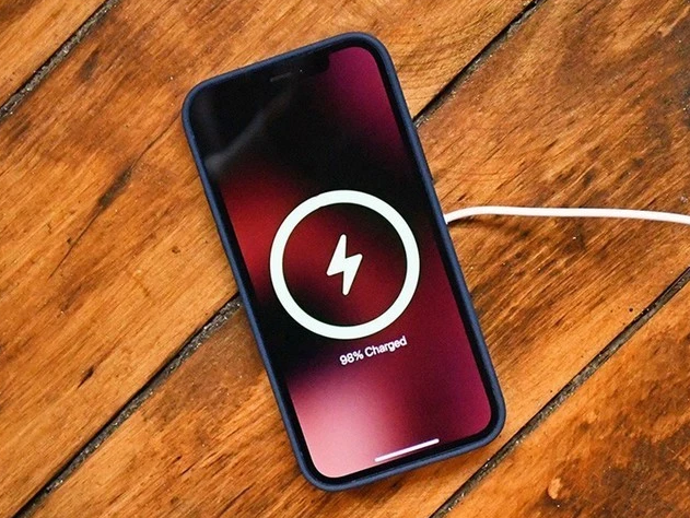 鸡西苹果手机维修分享iPhone 12可以随便充电吗 